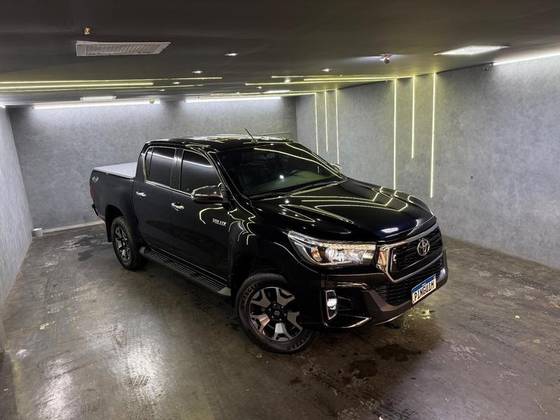 TOYOTA HILUX 2.8 SRX 4X4 CD 16V DIESEL 4P AUTOMÁTICO
